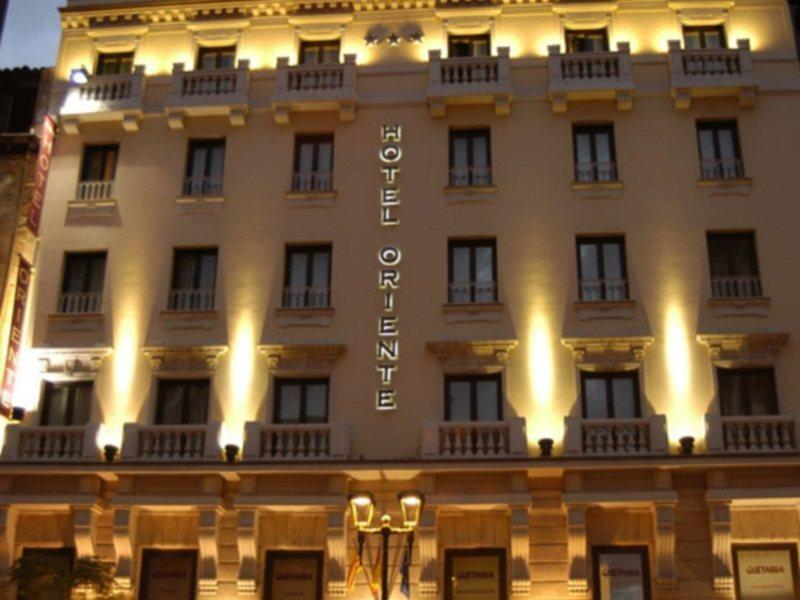 Hotel Oriente Сарагоса Экстерьер фото